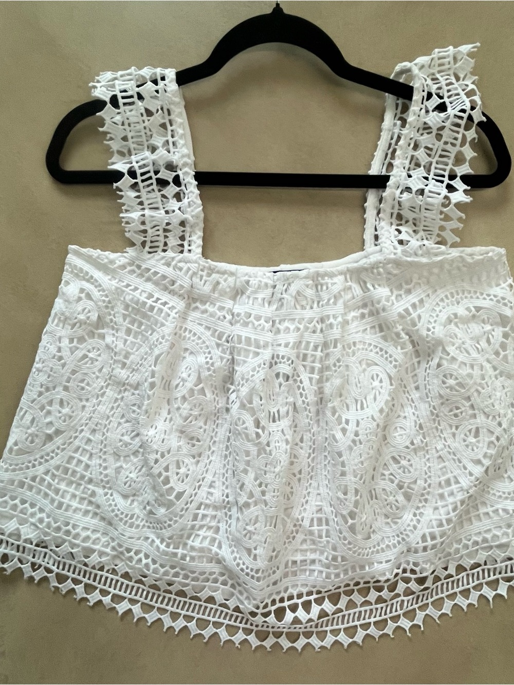 NWT Express White Crochet Lace Boho Ruffled Crop Tank Top Size Small - Picture 10 of 11